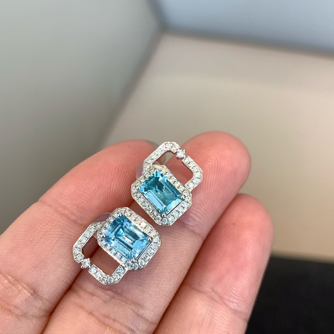 14k Gold 2.50 Ctw Natural Aquamarine & Diamond Earrings - 3