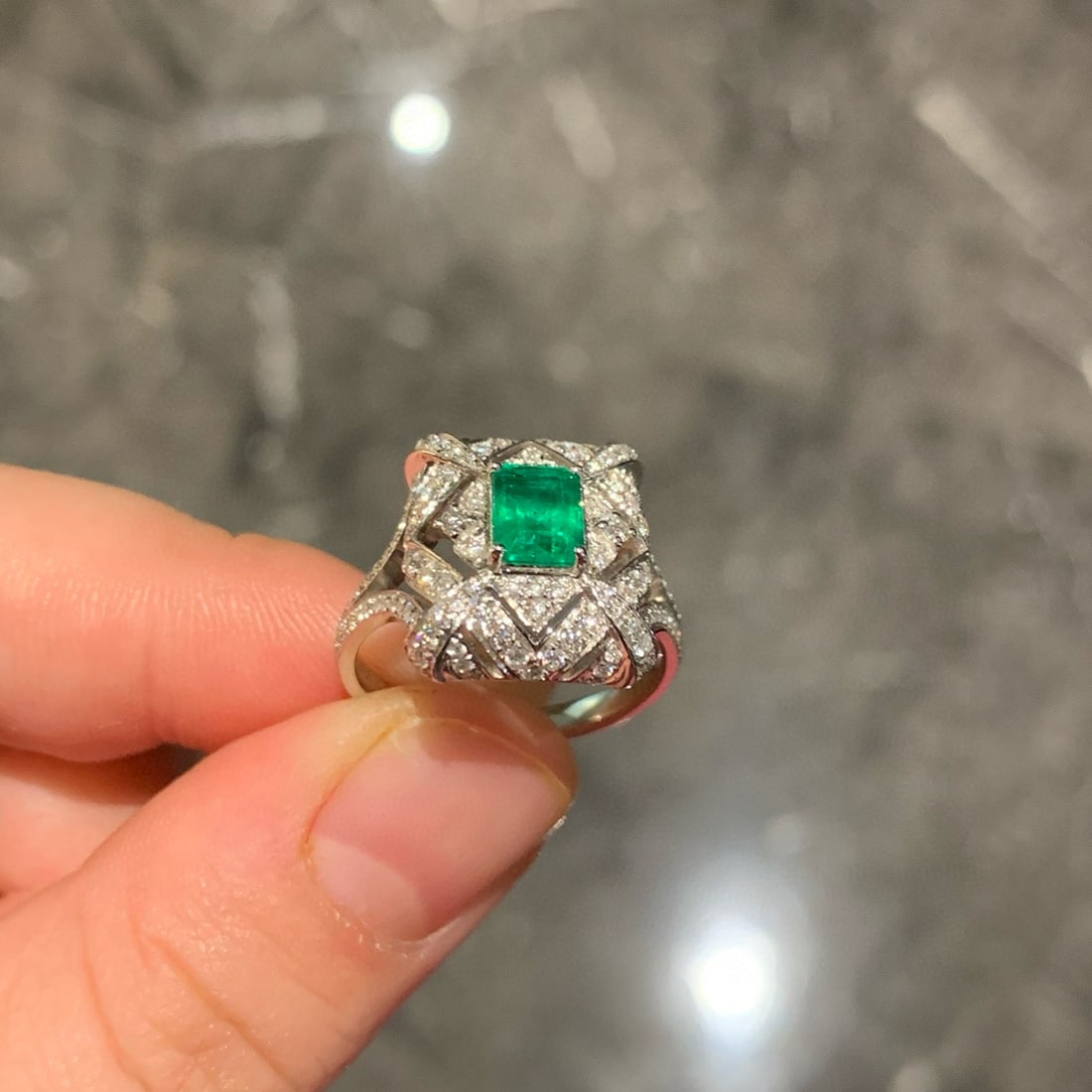 14k Gold 1.51 Ctw Vivid Green Natural Emerald & Diamond Ring - 2