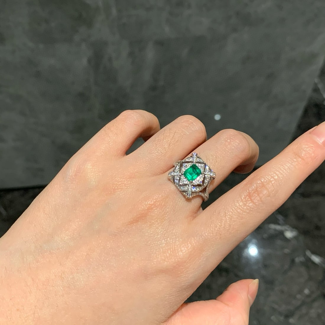 14k Gold 1.51 Ctw Vivid Green Natural Emerald & Diamond Ring - 4