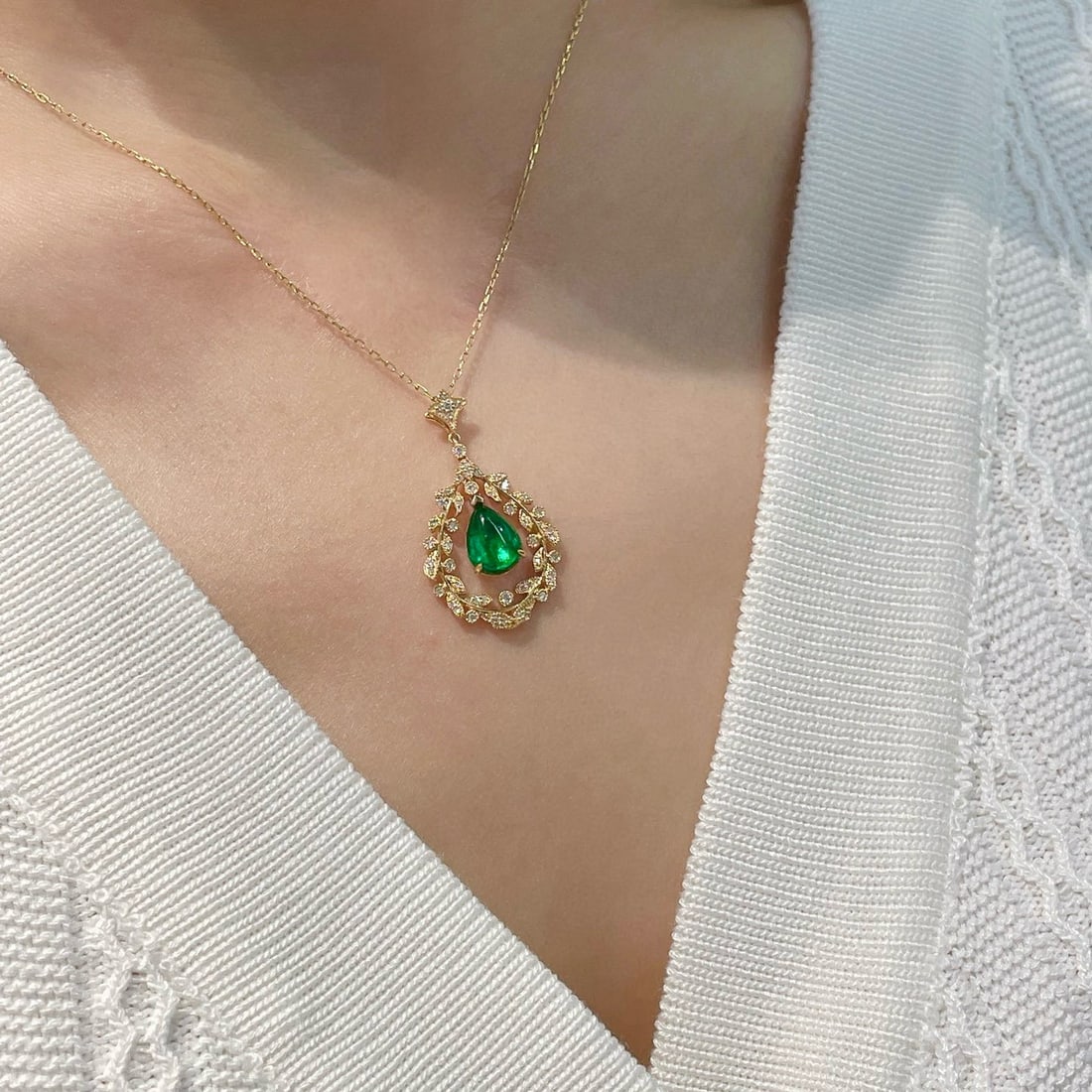 14k Gold 1 Ct Vivid Green Natural Emerald & Diamond Pendant( Without Chain ) - 4