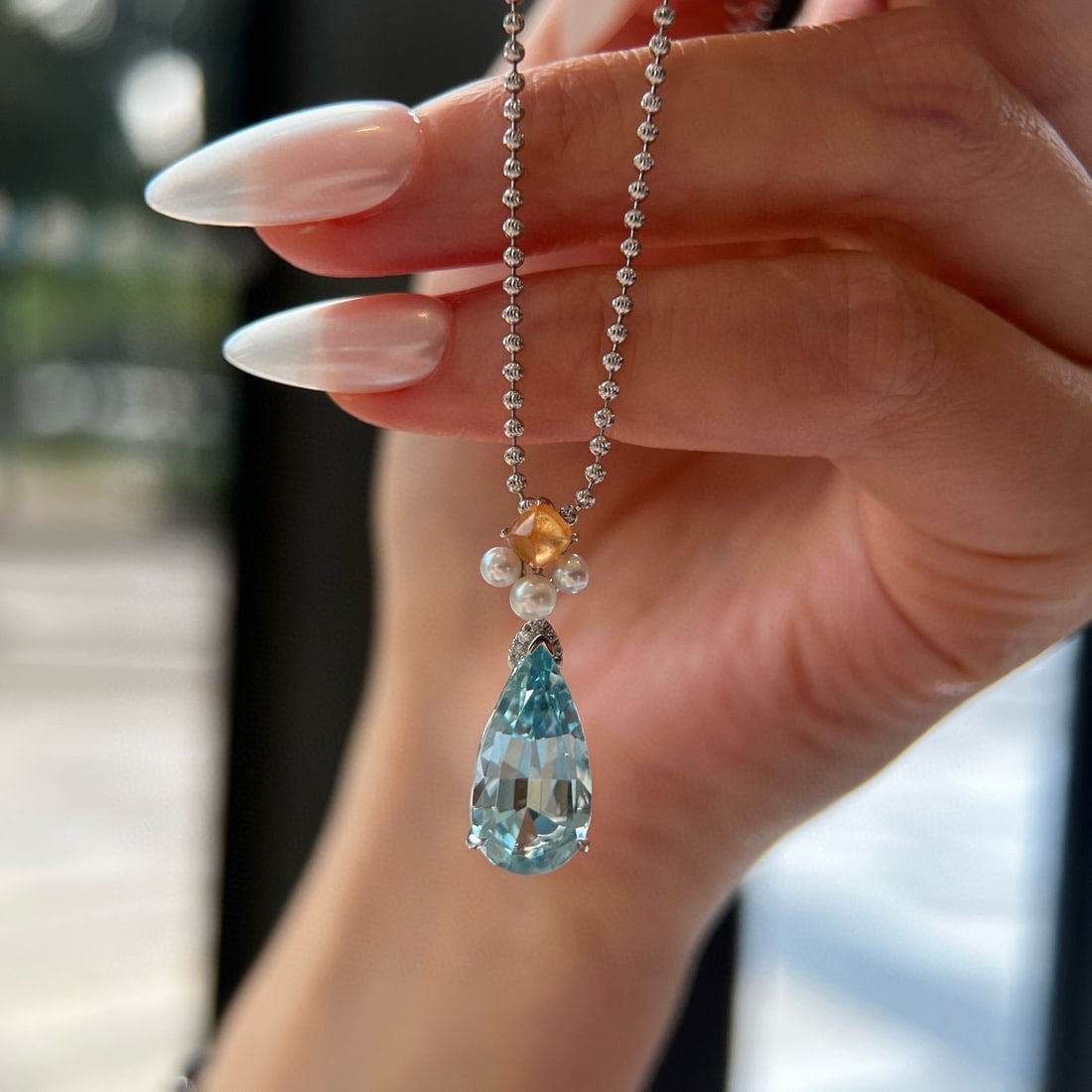 14k Gold 4.07 Ctw Natural Aquamarine & Diamond Pendant( Without Chain ): Ref:231054172 // gold content:14k gold // main gemstone:aquamarine // shape:pear // carat weight:4. 05ct // color:blue // treatment:natural // // adjacent gemstone 2 : diamond // shape:round // carat