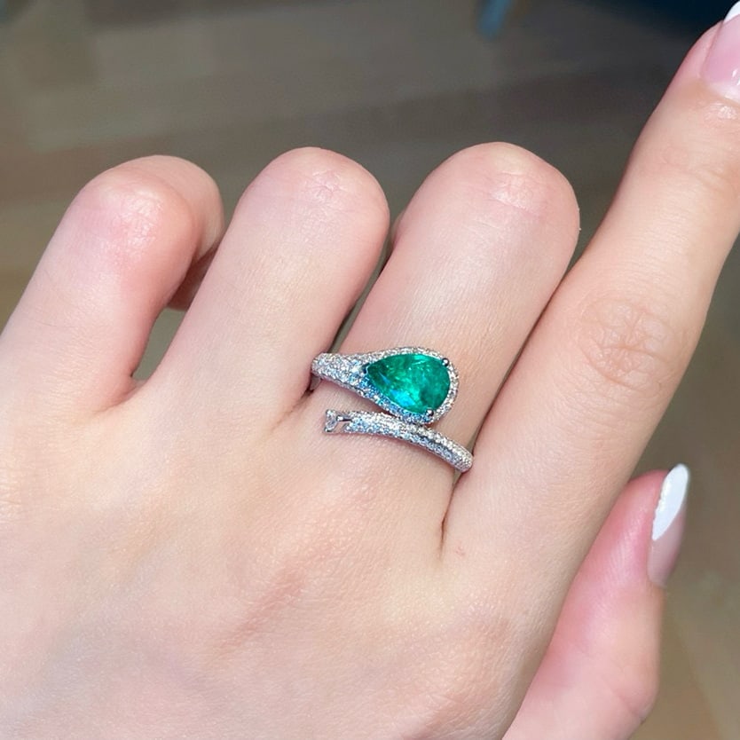 14k Gold 1.79 Ctw Vivid Green Natural Emerald & Diamond Ring - 3