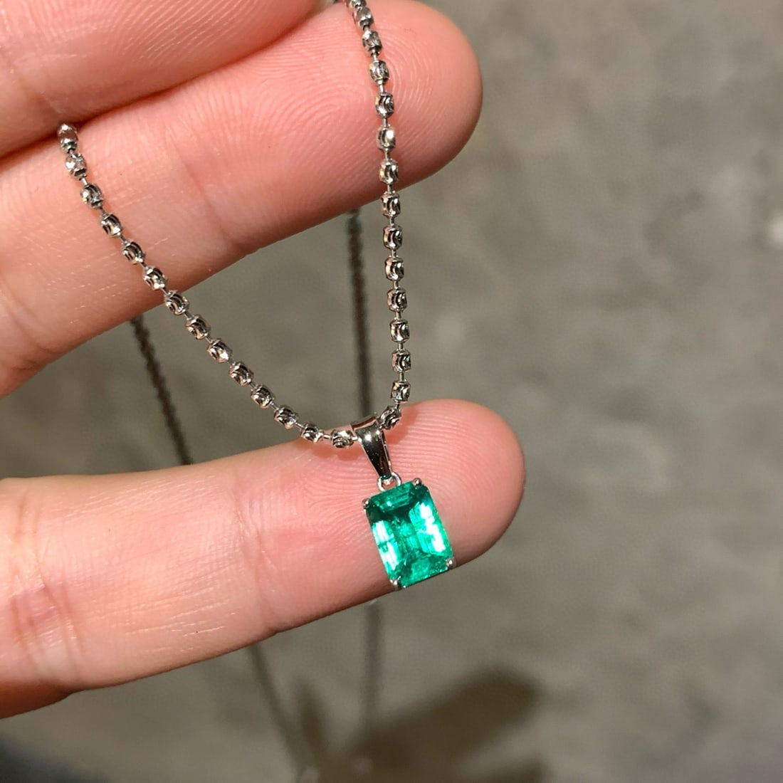 14k Gold 0.95 Ct Natural Emerald Pendant( Without Chain ): Ref:231054178 // gold content:14k gold // main gemstone:emerald // shape:octagonal // carat weight:0. 95ct // color:green // treatment:natural // Low Estimate: 2400 Condition: New High Estimate: 3600