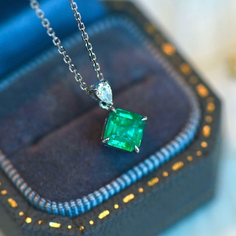 14k Gold 0.69 Ctw Vivid Green Natural Emerald & Diamond Pendant( Without Chain ) - 2