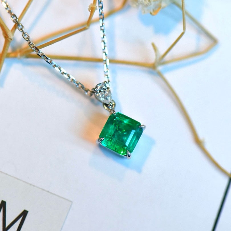 14k Gold 0.69 Ctw Vivid Green Natural Emerald & Diamond Pendant( Without Chain ) - 3