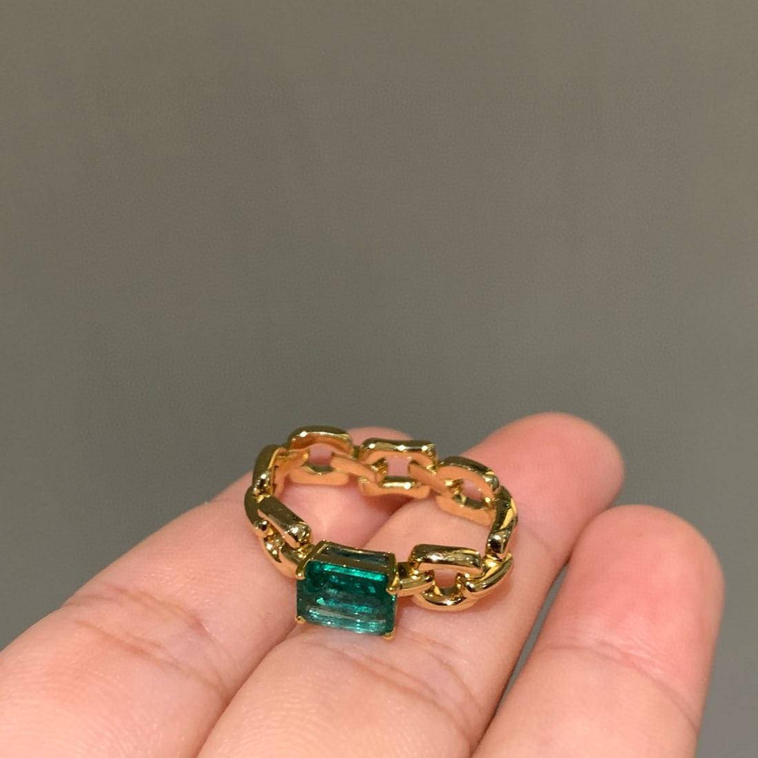 14k Gold 1.5 Ct Natural Emerald Ring - 2