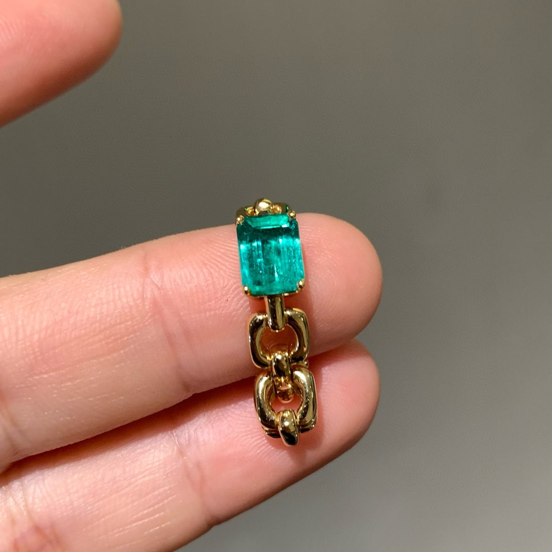 14k Gold 1.5 Ct Natural Emerald Ring - 3