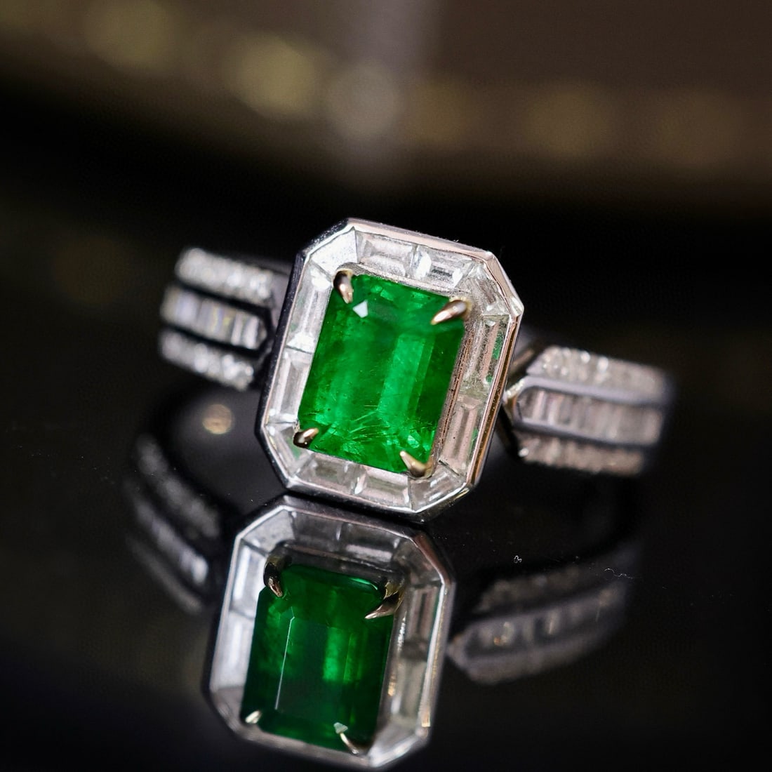 14k Gold 1.84 Ctw Vivid Green Natural Emerald & Diamond Ring: Ref:231054213 // gold content:14k gold // ring size:7. 25us // // main gemstone:emerald // shape:octagonal // carat weight:1. 12ct // color:vivid green // treatment:natural // // adjacent gemstone 2