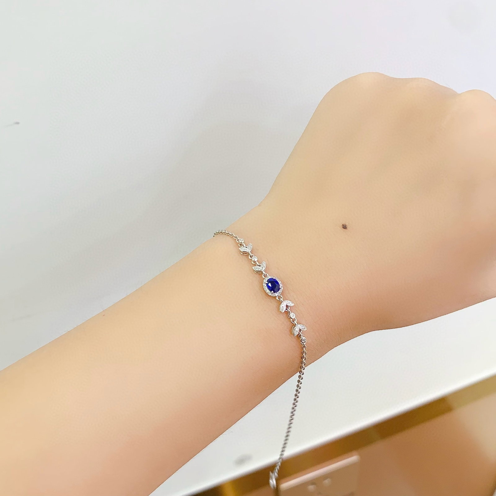 14k Gold 0.4 Ct Vivid Blue Natural Sapphire & Diamond Bracelet - 6