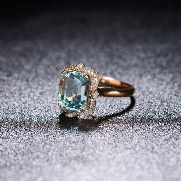 14k Gold 3.52 Ct Natural Aquamarine & Diamond Ring - 2