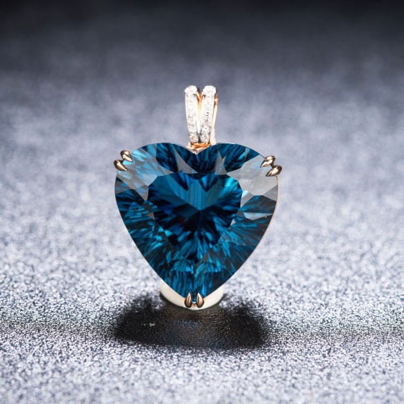 14k Gold 22.39 Ct Natural Topaz & Diamond Pendant( Without Chain ): Ref:231054237 // gold content:14k gold // main gemstone:topaz // shape:heart // carat weight:22. 39ct // color:blue // treatment:natural // // adjacent gemstone 2 : diamond // shape:round // clarity