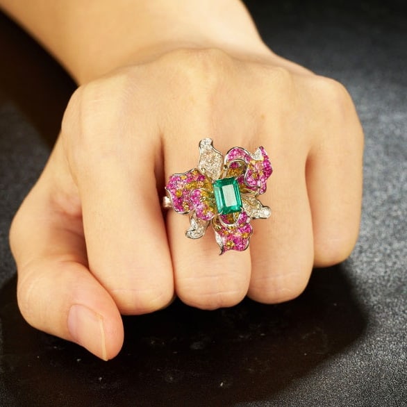 14k Gold 1.7 Ct Vivid Green Natural Emerald & Diamond & Ruby & Sapphire Ring - 8