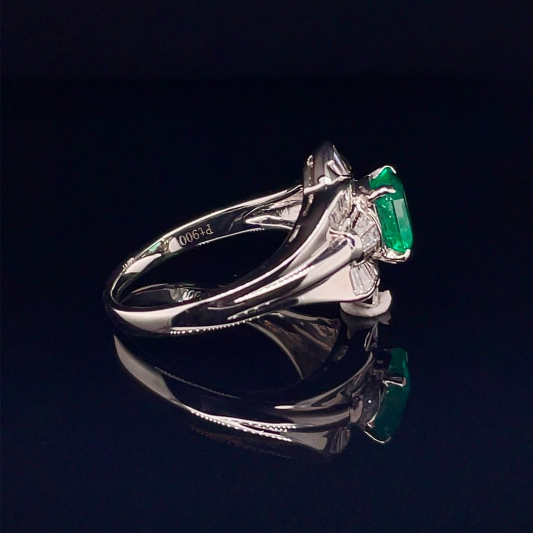 14k Gold 1.44 Ctw Vivid Green Natural Emerald & Diamond Ring - 3