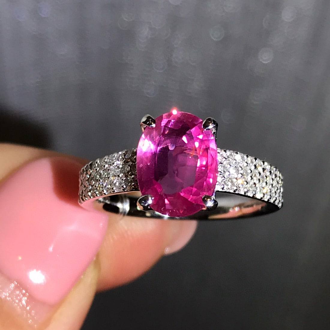 14k Gold 2.40 Ctw Natural Sapphire & Diamond Ring: Ref:231054291 // gold content:14k gold // ring size:7. 25us // // main gemstone:sapphire // shape:oval // carat weight:2. 07ct // color:pink // treatment:natural // // adjacent gemstone 2 : diamond //