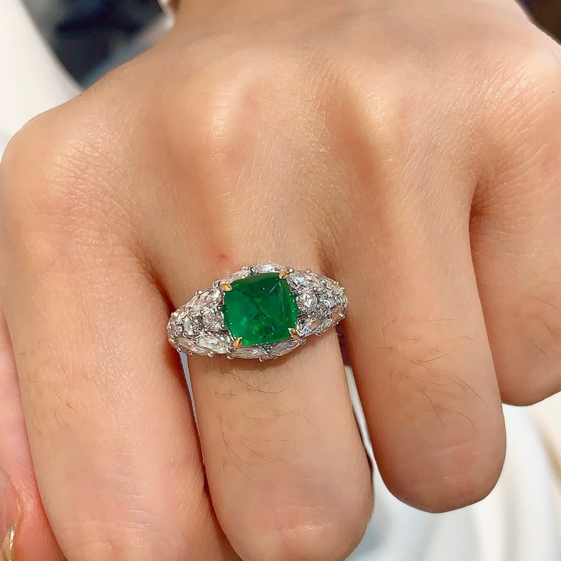 14k Gold 3.24 Ctw Vivid Green Natural Emerald & Diamond Ring - 8