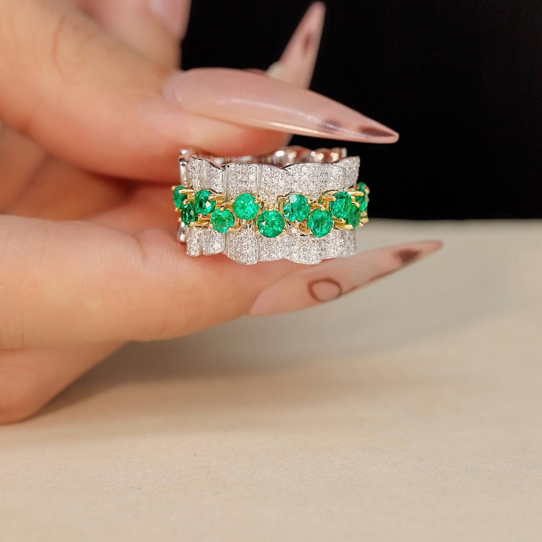 14k Gold 2.31 Ctw Natural Emerald & Diamond Ring: Ref:231054297 // gold content:14k gold // ring size:7. 25us // // main gemstone:emerald // shape:round // carat weight:1. 47ct // color:green // treatment:natural // cut grade:g // // adjacent