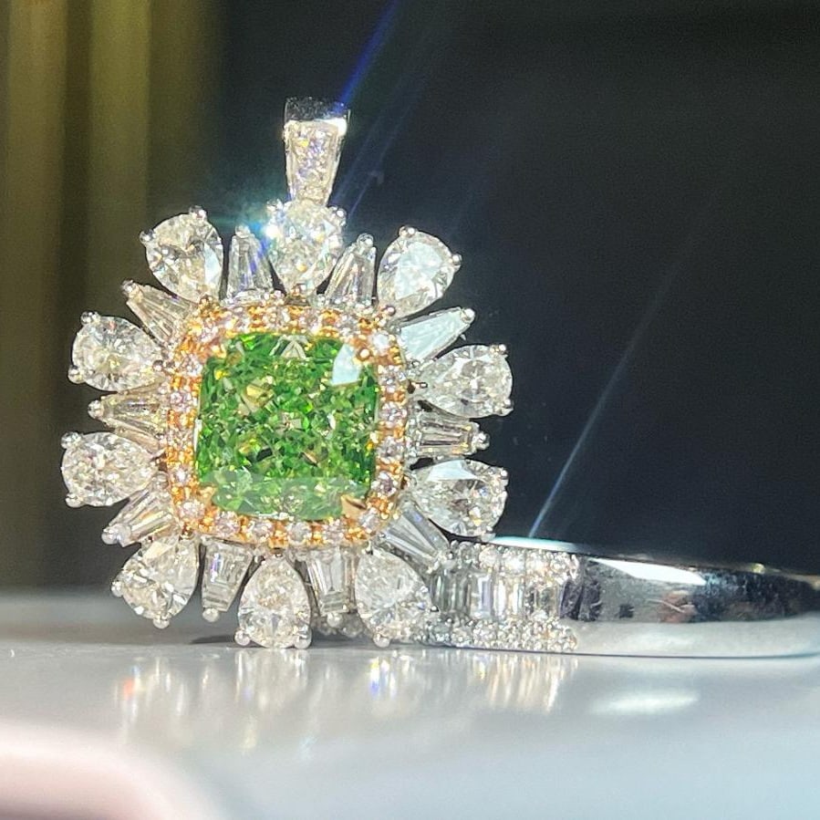 Gia Certified 14k Gold 4.05 Ctw Natural Green Diamond & Diamond Ring/pendant( Without Chain ) - 3