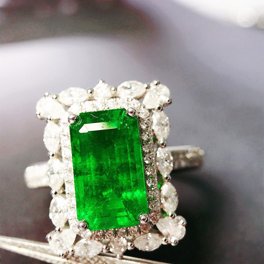 14k Gold 3.10 Ctw Vivid Green Natural Emerald & Diamond Ring - 3
