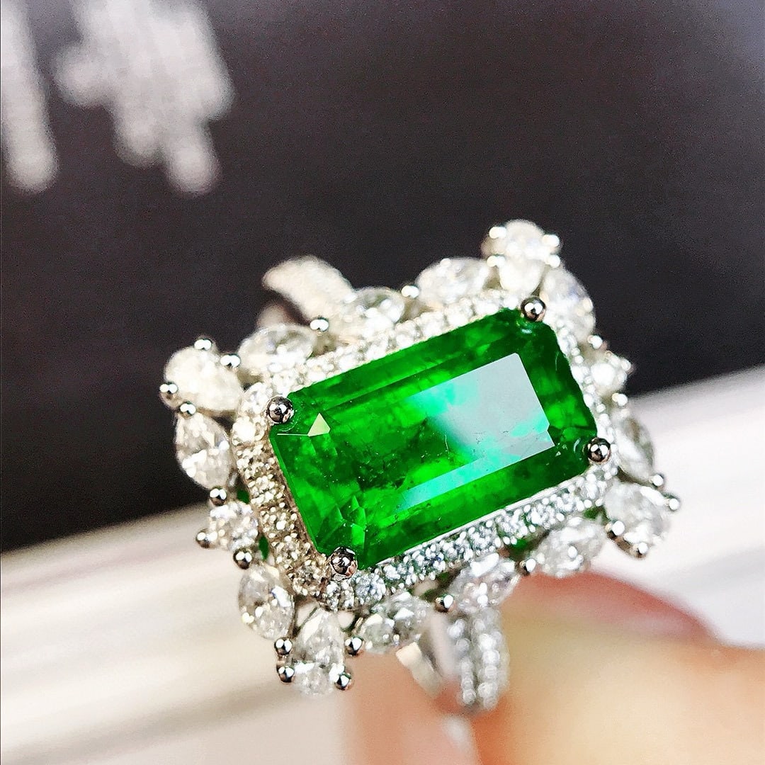 14k Gold 3.10 Ctw Vivid Green Natural Emerald & Diamond Ring - 5