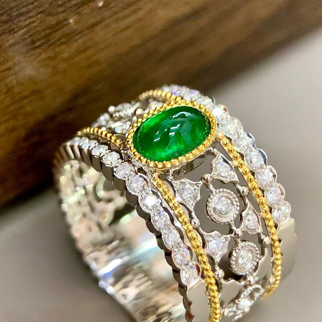 14k Gold 0.98 Ctw Vivid Green Natural Emerald & Diamond Ring - 5