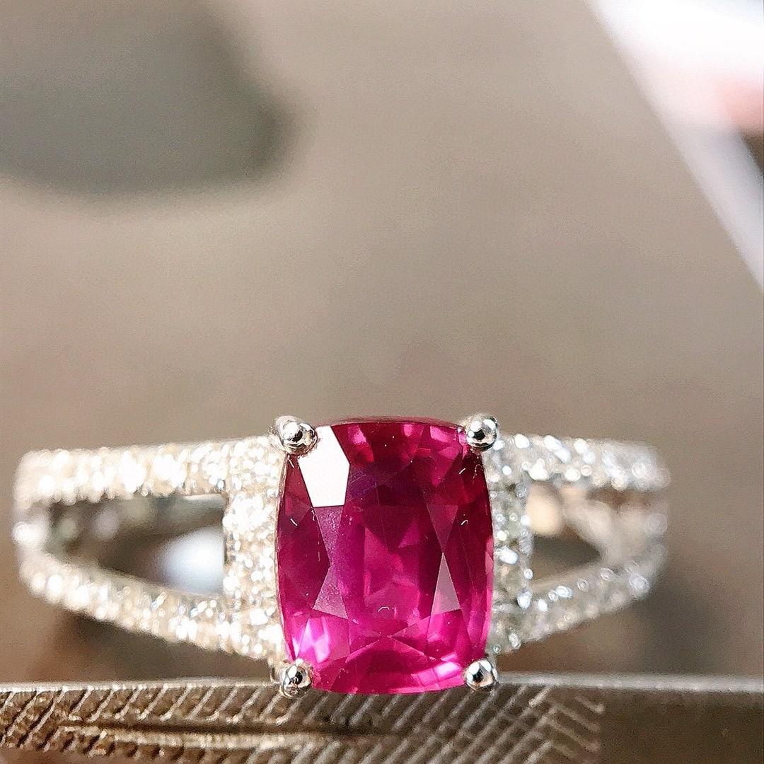 14k Gold 1.72 Ctw Natural Sapphire & Diamond Ring: Ref:231054317 // gold content:14k gold // ring size:7. 25us // // main gemstone:sapphire // shape:cushion // carat weight:1. 45ct // color:pink // treatment:natural // // adjacent gemstone 2 :