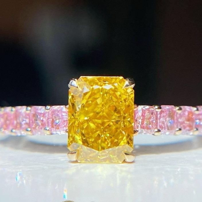 Gia Certified 14k Gold 1.91 Ctw Natural Yellow Diamond & Pink Diamond Ring: Ref:231054319 // gold content:14k gold // ring size:7. 25us // // main gemstone:yellow diamond // certified:gia // shape:radiant // carat weight:1. 23ct // clarity grade:vs2 // color:yellow //