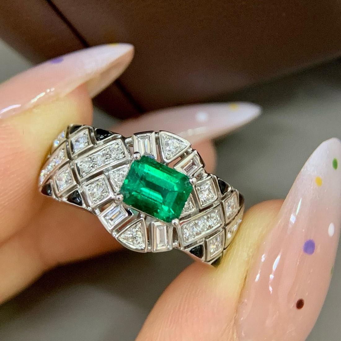 14k Gold 1.03 Ctw Vivid Green Natural Emerald & Diamond Ring - 4
