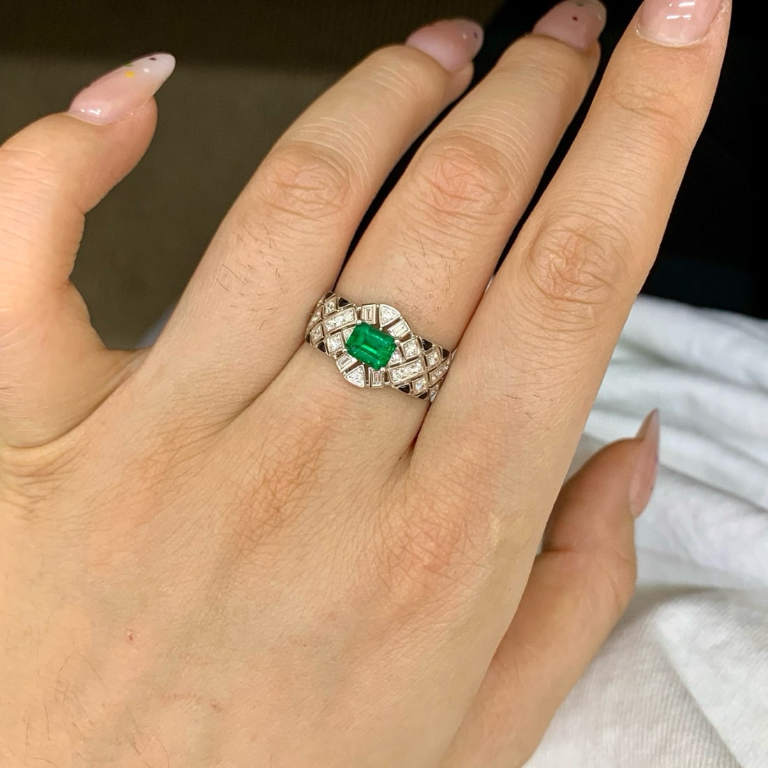 14k Gold 1.03 Ctw Vivid Green Natural Emerald & Diamond Ring - 6