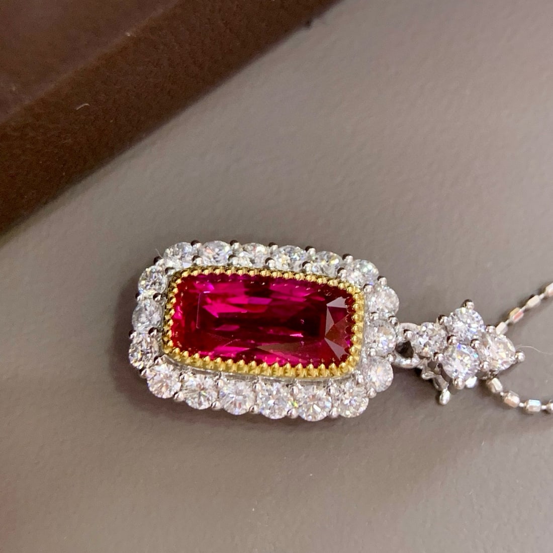 14k Gold 2.65 Ctw Natural Ruby & Diamond Pendant( Without Chain ): Ref:231054334 // gold content:14k gold // main gemstone:ruby // shape:cushion // carat weight:2. 06ct // color:pigeonblood red // treatment:natural // // adjacent gemstone 2 : diamond // shape:round /