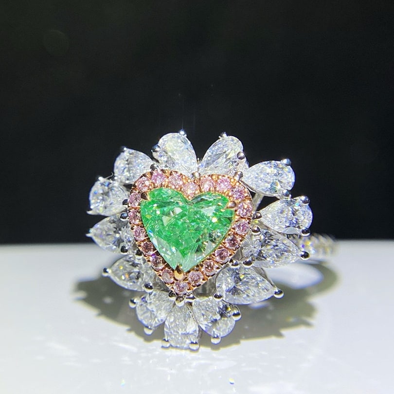 Gia Certified 14k Gold 2.75 Ctw Natural Green Diamond & Diamond Ring: Ref:231054335 // gold content:14k gold // ring size:7. 25us // // main gemstone:green diamond // certified:gia // shape:heart // carat weight:1. 19ct // clarity grade:si2 // color:green //