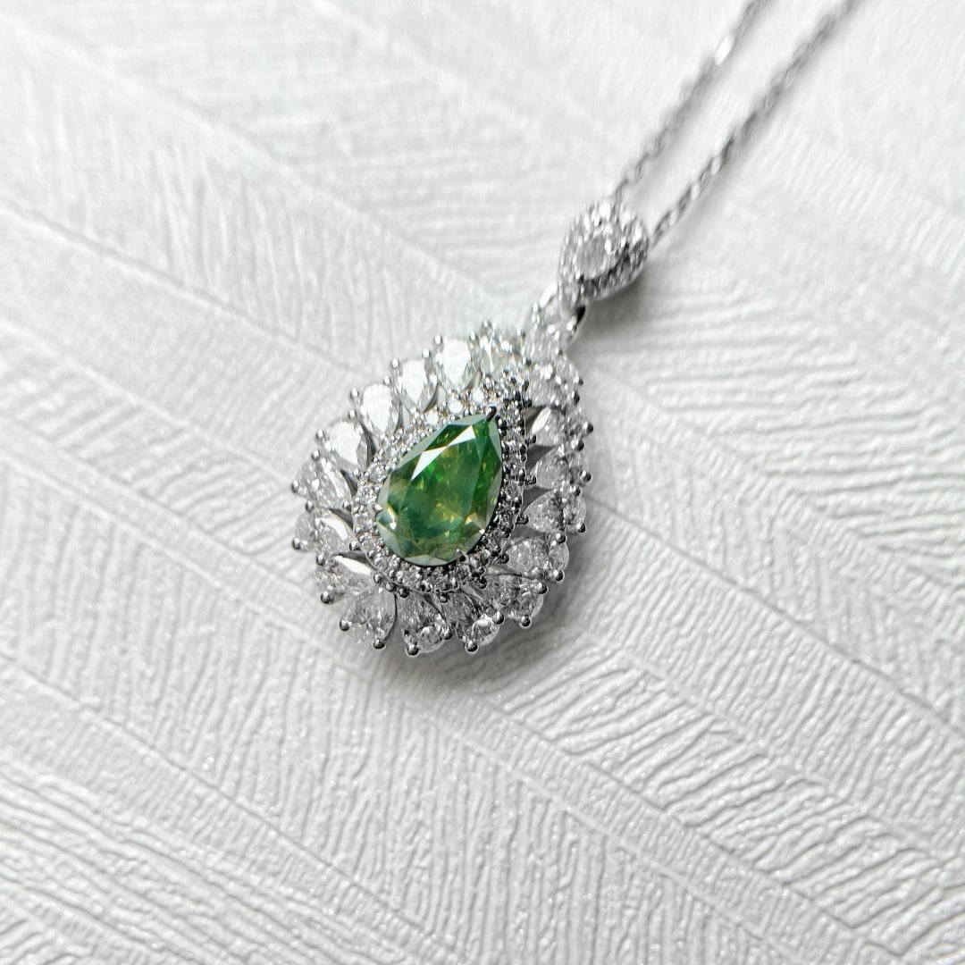 14k Gold 2.23 Ctw Natural Green Diamond & Diamond Pendant( Without Chain ): Ref:231054344 // gold content:14k gold // main gemstone:green diamond // shape:pear // carat weight:1. 06ct // color:green // treatment:natural // // adjacent gemstone 2 : diamond // shape:multiply