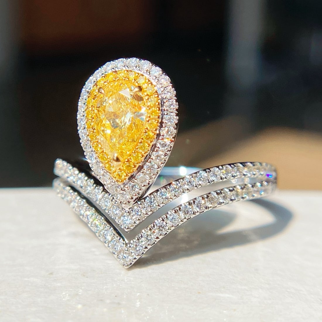 14k Gold 0.93 Ctw Natural Yellow Diamond & Diamond Ring - 2