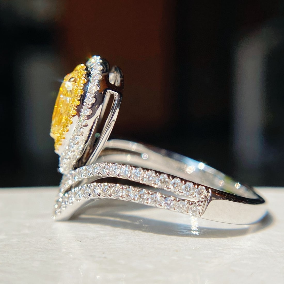 14k Gold 0.93 Ctw Natural Yellow Diamond & Diamond Ring - 4