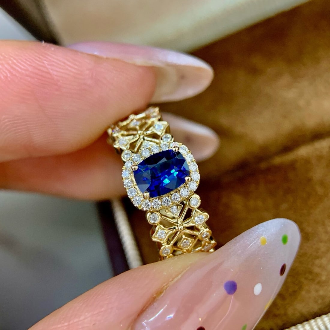 14k Gold 0.93 Ctw Natural Sapphire & Diamond Ring - 5