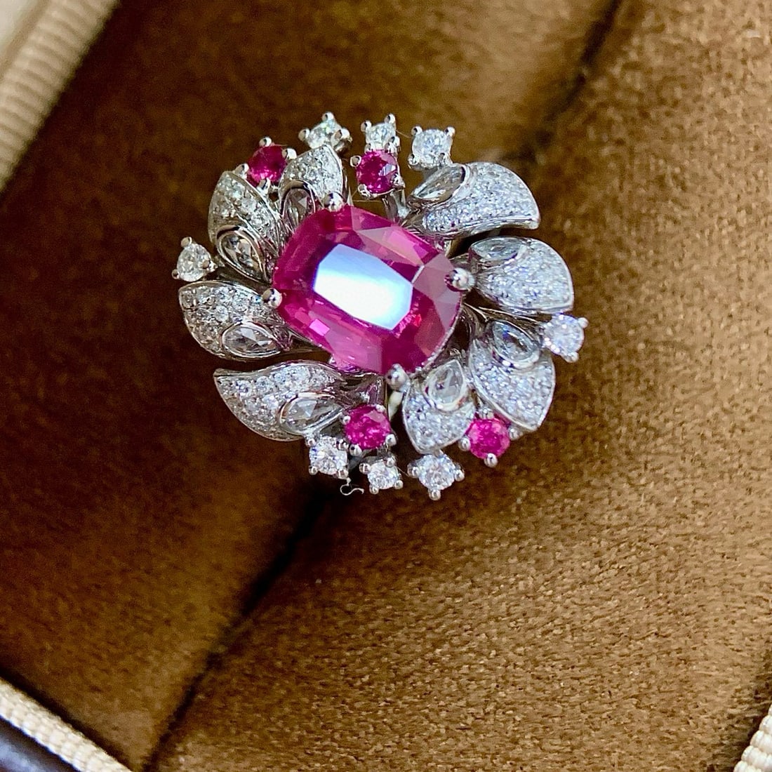 14k Gold 2.50 Ctw Natural Sapphire & Diamond Ring: Ref:231054357 // gold content:14k gold // ring size:7. 25us // // main gemstone:sapphire // shape:cushion // carat weight:2. 08ct // color:pink // treatment:natural // // adjacent gemstone 2 : diamond