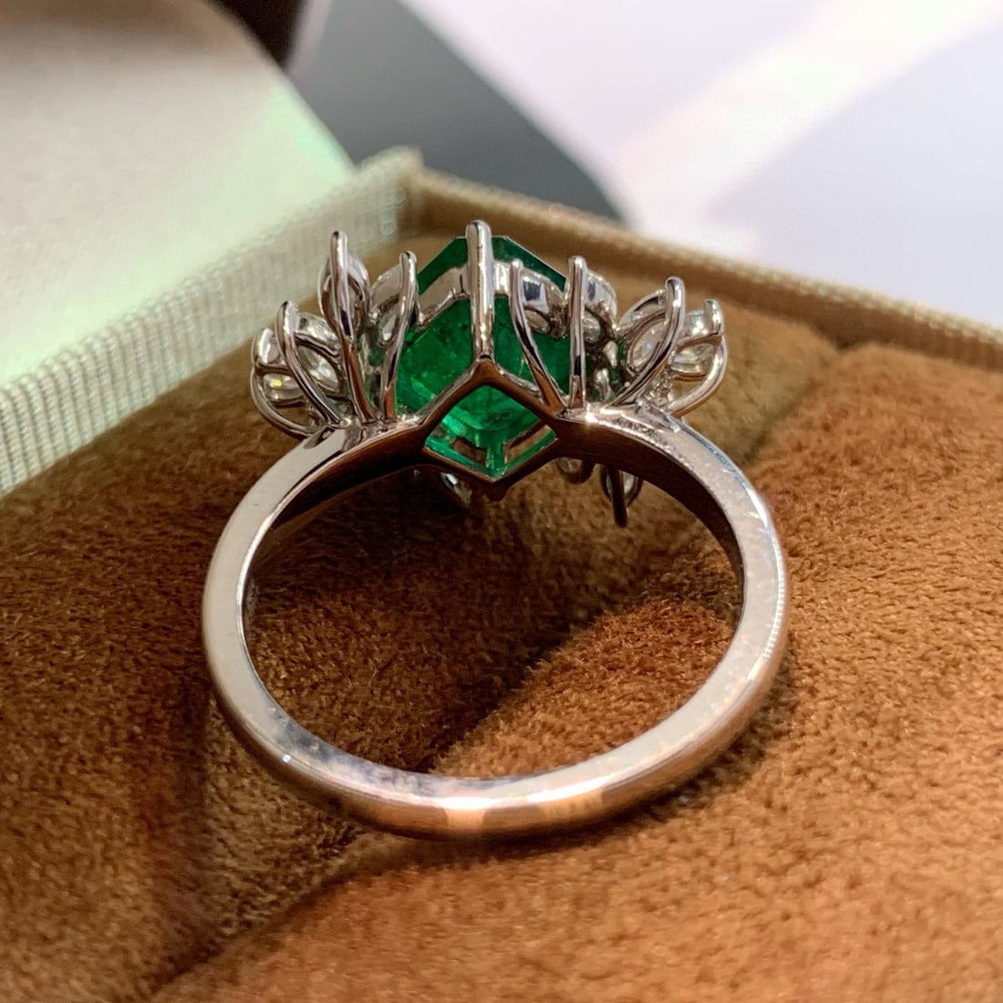 14k Gold 2.97 Ctw Vivid Green Natural Emerald & Diamond Ring - 2