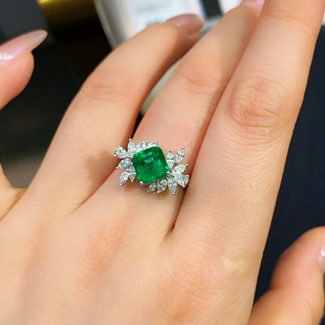 14k Gold 2.97 Ctw Vivid Green Natural Emerald & Diamond Ring - 5