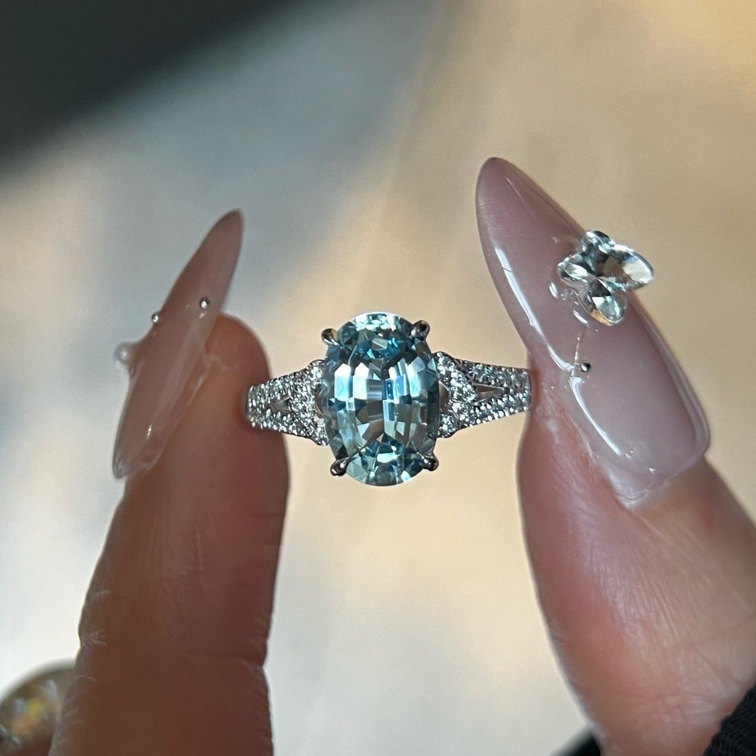 14k Gold 2.03 Ctw Natural Aquamarine & Diamond Ring: Ref:231054367 // gold content:14k gold // ring size:7. 25us // // main gemstone:aquamarine // shape:oval // carat weight:1. 91ct // color:blue // treatment:natural // // adjacent gemstone 2 : diamond