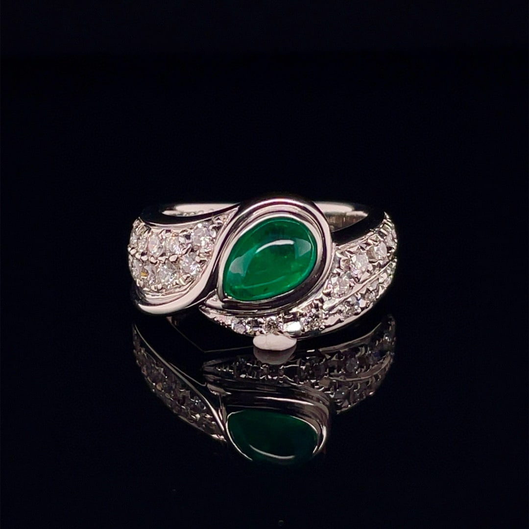 14k Gold 1.76 Ctw Natural Emerald & Diamond Ring: Ref:231054373 // gold content:14k gold // ring size:7. 25us // // main gemstone:emerald // shape:pear // carat weight:1. 09ct // color:green // treatment:natural // // adjacent gemstone 2 : diamond