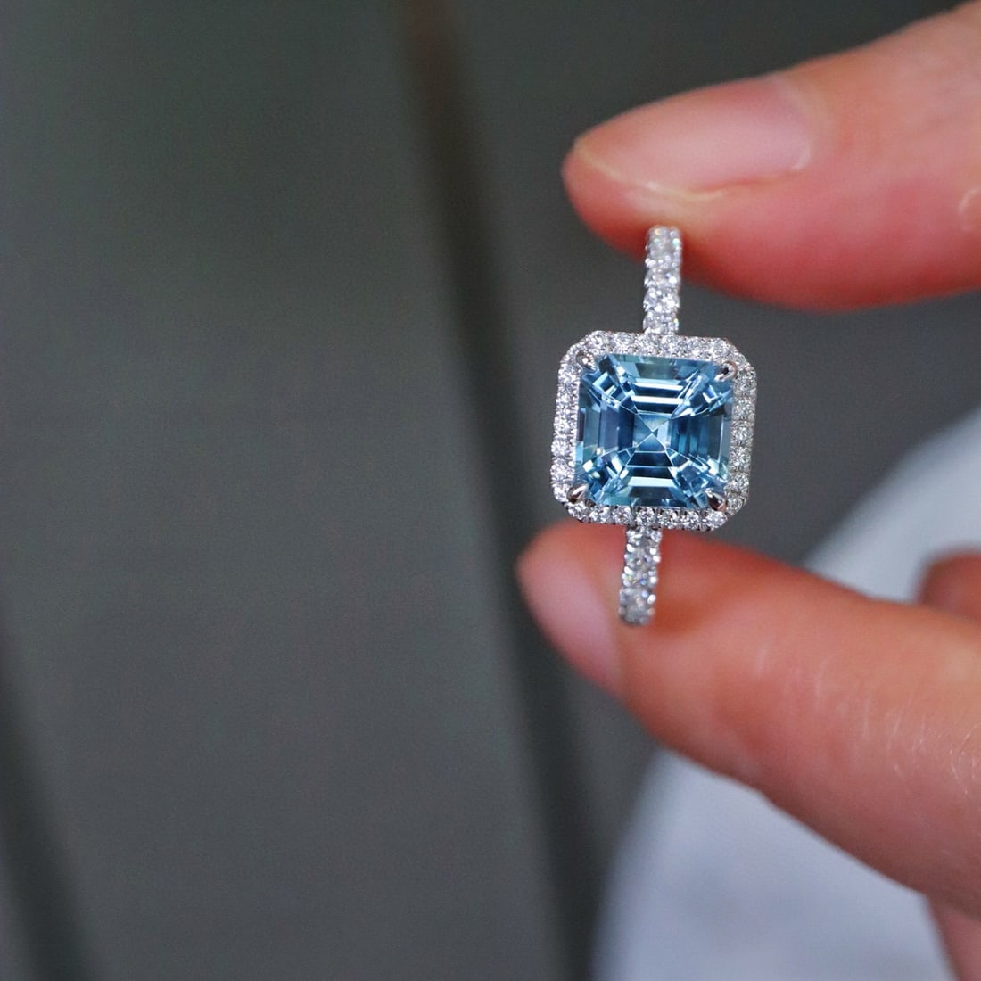 14k Gold 1.59 Ctw Natural Aquamarine & Diamond Ring: Ref:231054393 // gold content:14k gold // ring size:7. 25us // // main gemstone:aquamarine // shape:asscher // carat weight:1. 30ct // color:santa maria color // treatment:natural // // adjacent gemst