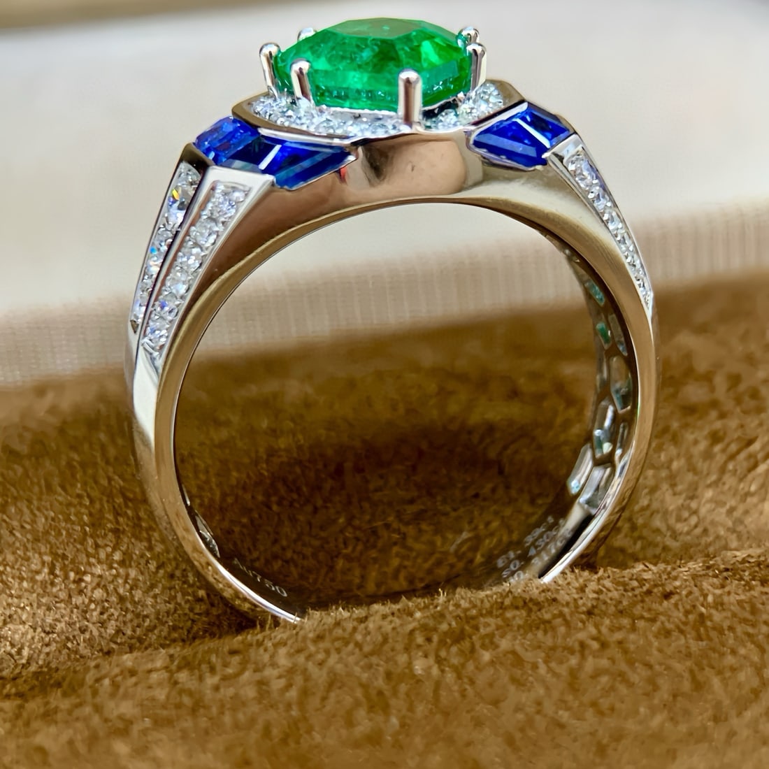 14k Gold 1.70 Ctw Vivid Green Natural Emerald & Diamond Ring - 3
