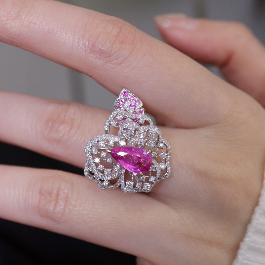 14k Gold 2.83 Ctw Natural Sapphire & Diamond Ring: Ref:231054399 // gold content:14k gold // ring size:7. 25us // // main gemstone:sapphire // shape:pear // carat weight:1. 53ct // color:pink // treatment:natural // // adjacent gemstone 2 : diamond //