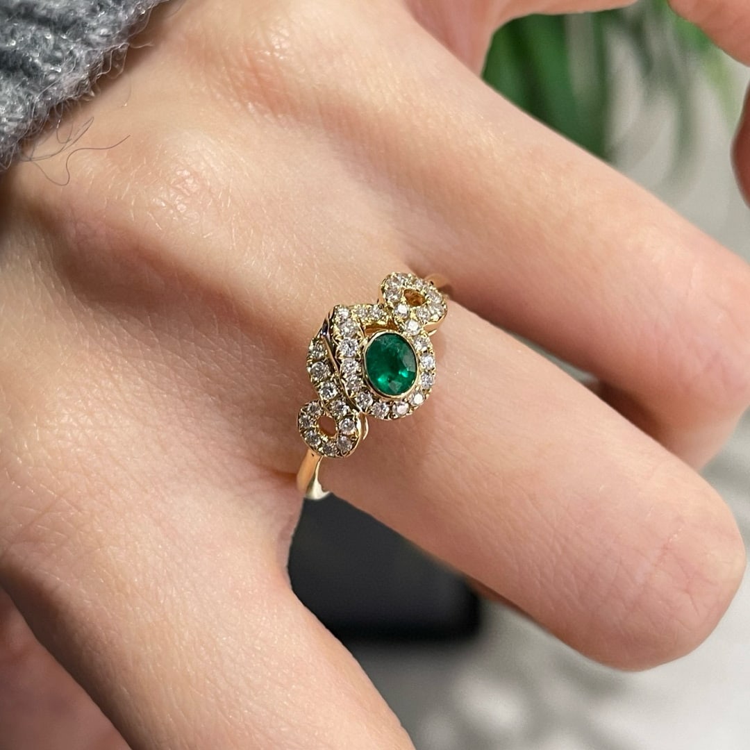 14k Gold 0.24 Ct Vivid Green Natural Emerald & Diamond Ring - 2