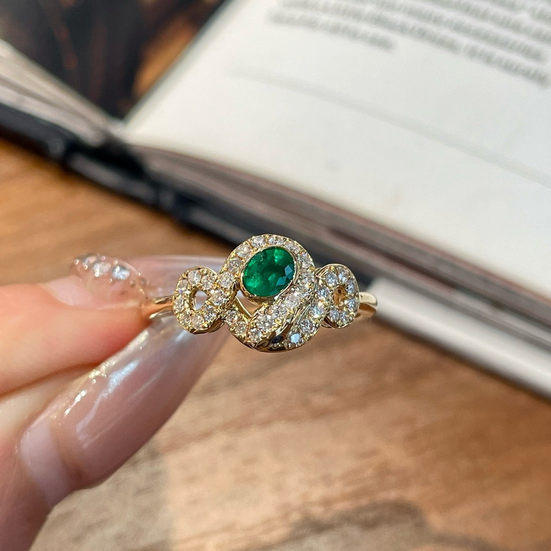 14k Gold 0.24 Ct Vivid Green Natural Emerald & Diamond Ring - 5