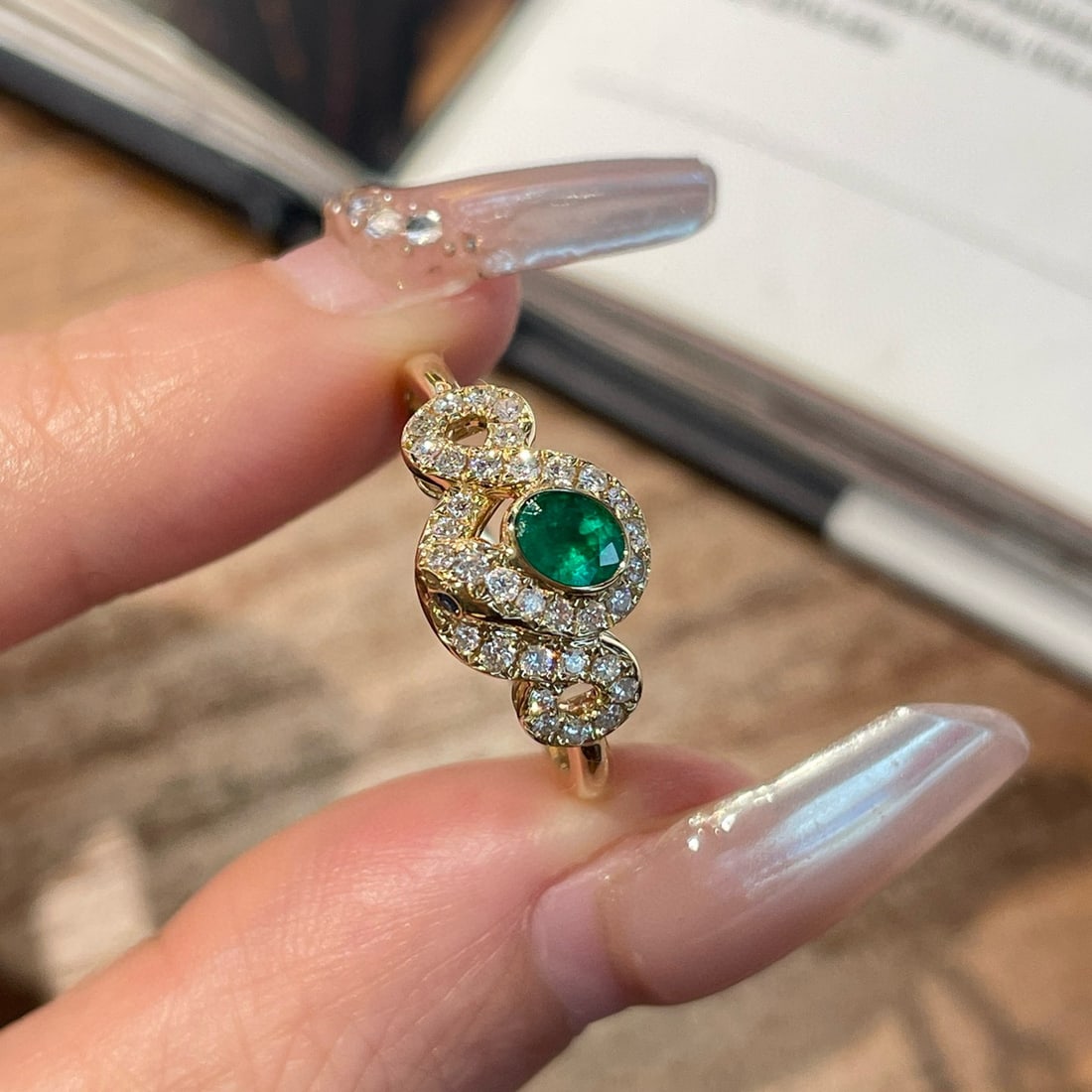14k Gold 0.24 Ct Vivid Green Natural Emerald & Diamond Ring - 6