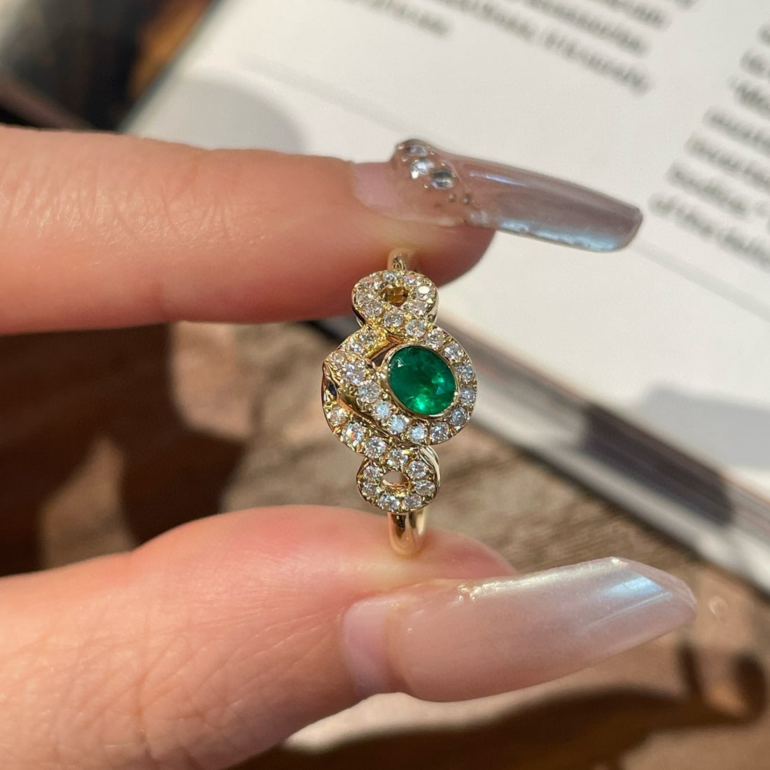14k Gold 0.24 Ct Vivid Green Natural Emerald & Diamond Ring - 7