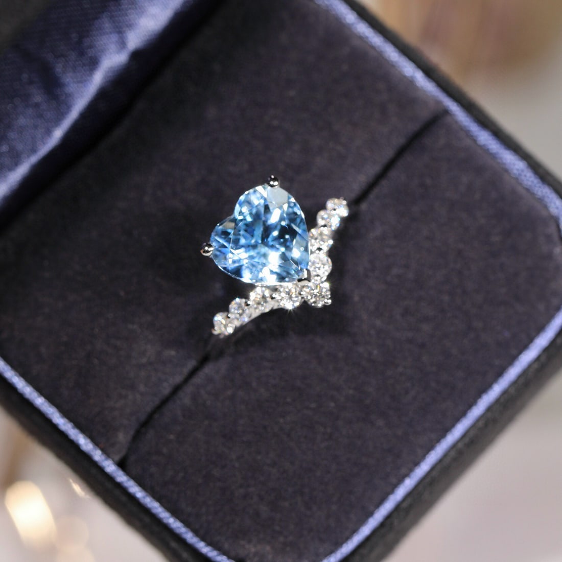 14k Gold 2.38 Ct Natural Aquamarine & Diamond Ring: Ref:231054414 // gold content:14k gold // ring size:7. 25us // // main gemstone:aquamarine // shape:heart // carat weight:2. 38ct // color:santa maria color // treatment:natural // // adjacent gemston
