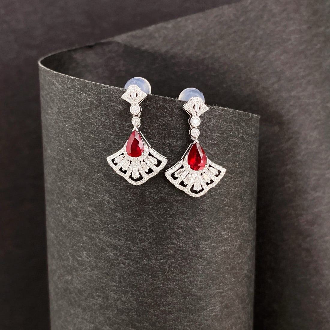 14k Gold 1.04 Ctw Vivid Red Natural Ruby & Diamond Earrings - 3