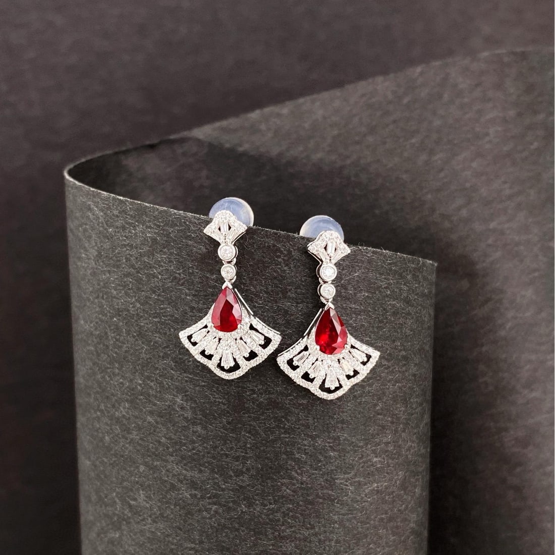 14k Gold 1.04 Ctw Vivid Red Natural Ruby & Diamond Earrings - 4