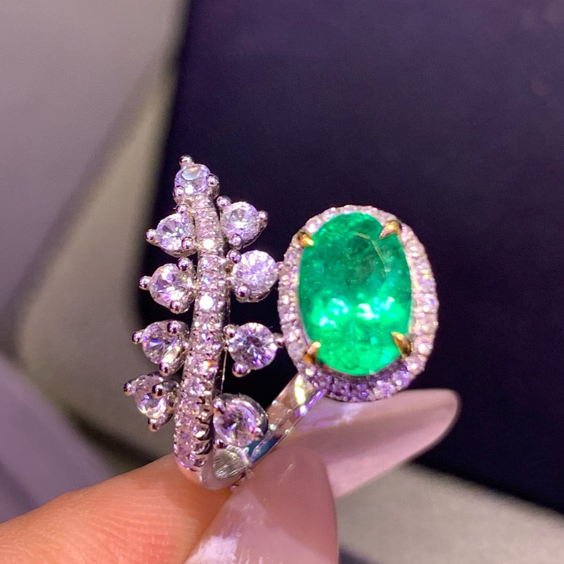 14k Gold 1.77 Ctw Vivid Green Natural Emerald & Diamond Ring - 2